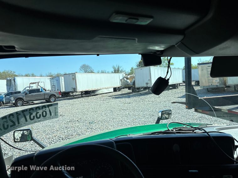image for item YA2580 2019 International LT625 semi truck