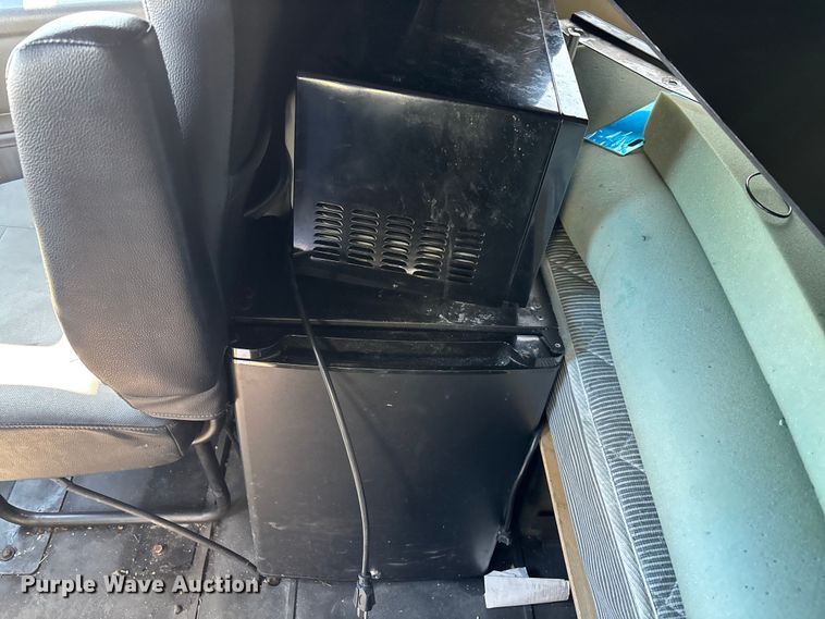 image for item YA2580 2019 International LT625 semi truck