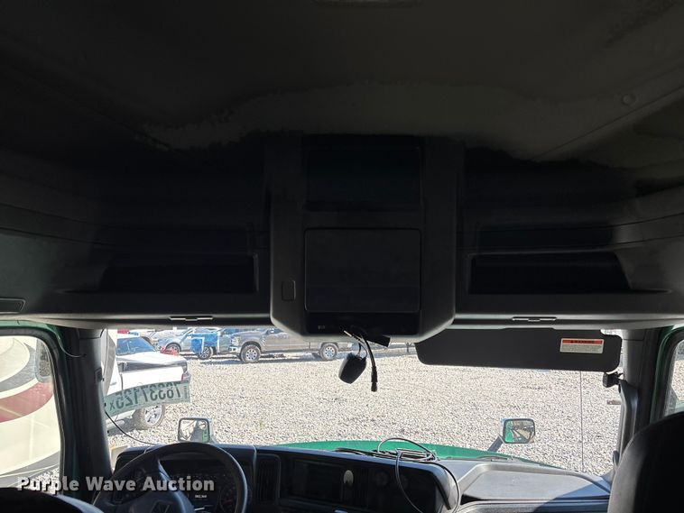 image for item YA2580 2019 International LT625 semi truck