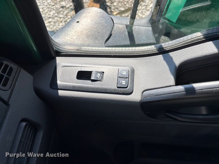 image for item YA2580 2019 International LT625 semi truck