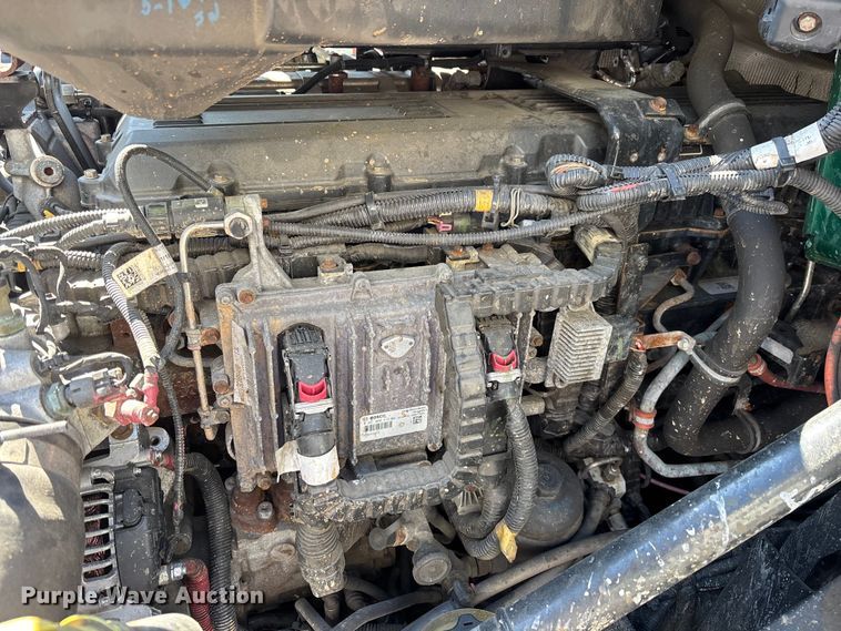 image for item YA2580 2019 International LT625 semi truck
