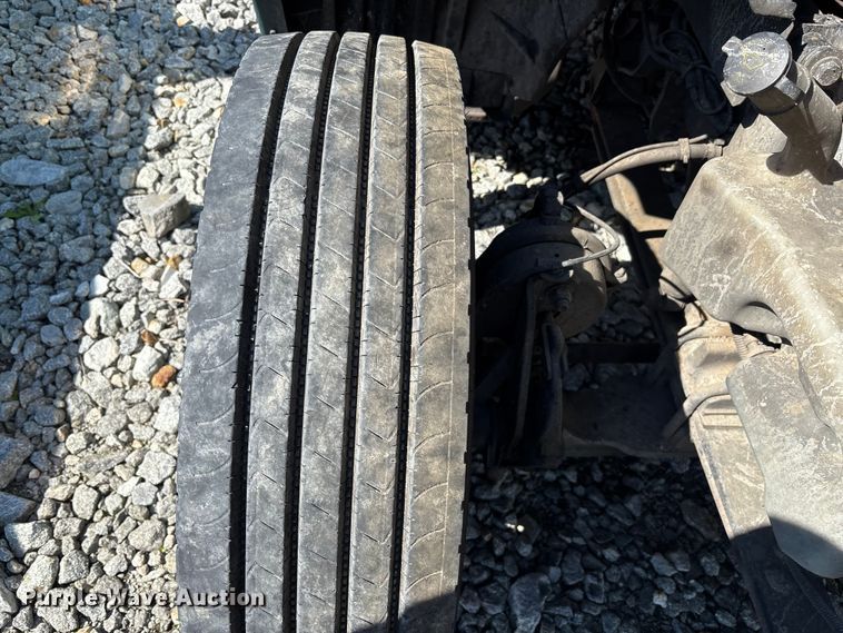 image for item YA2580 2019 International LT625 semi truck