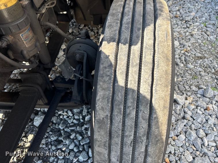 image for item YA2580 2019 International LT625 semi truck