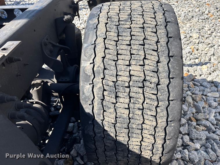 image for item YA2580 2019 International LT625 semi truck