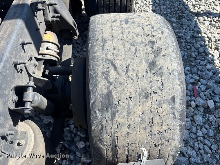image for item YA2580 2019 International LT625 semi truck