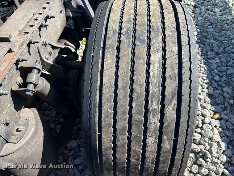 image for item YA2580 2019 International LT625 semi truck