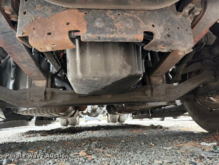 image for item YA2602 2017 Freightliner Cascadia semi truck