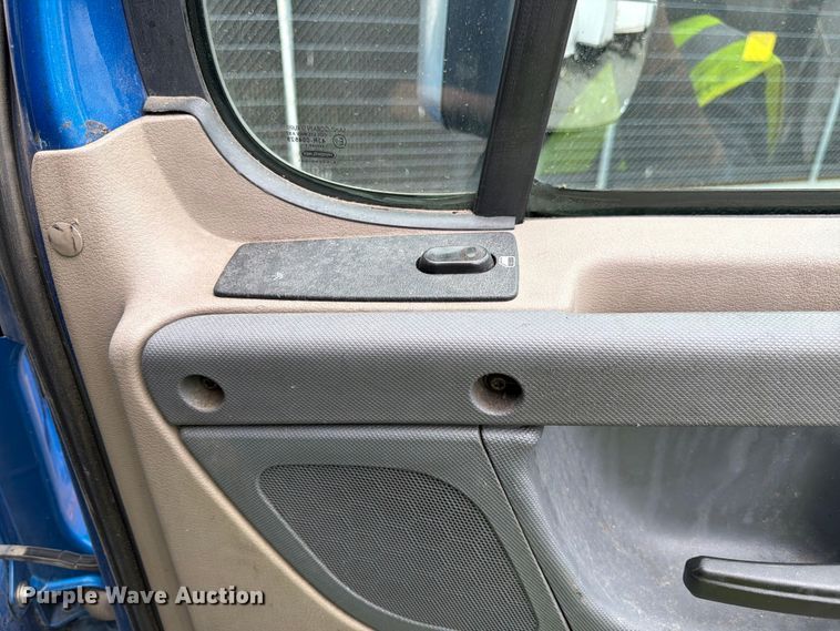 image for item YA2602 2017 Freightliner Cascadia semi truck