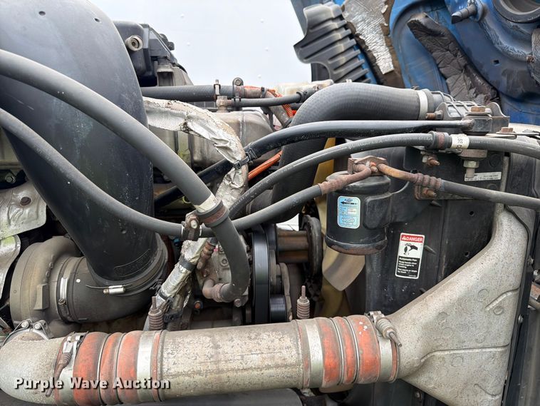 image for item YA2602 2017 Freightliner Cascadia semi truck