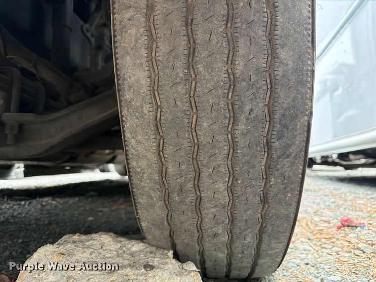 image for item YA2602 2017 Freightliner Cascadia semi truck