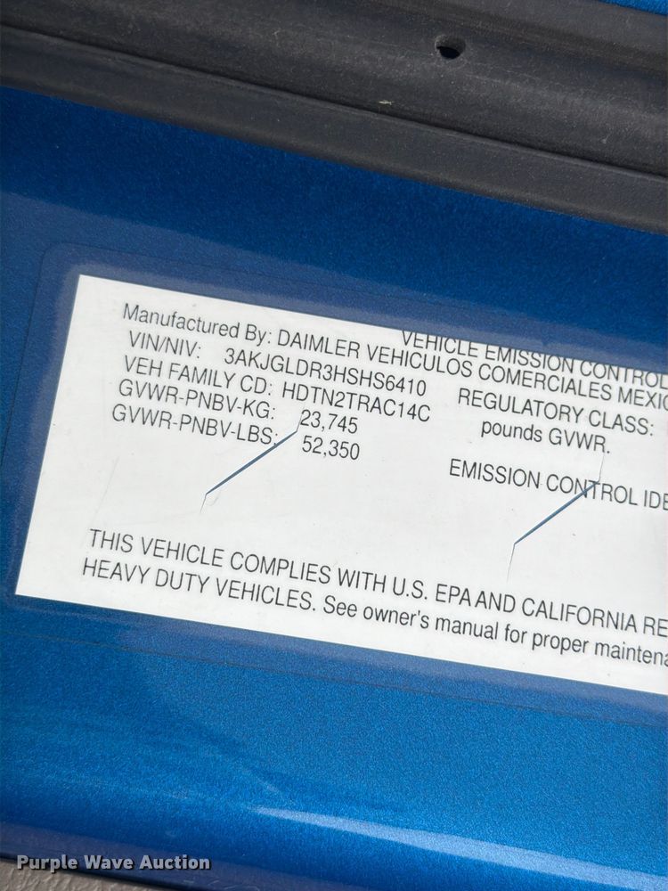 image for item YA2602 2017 Freightliner Cascadia semi truck