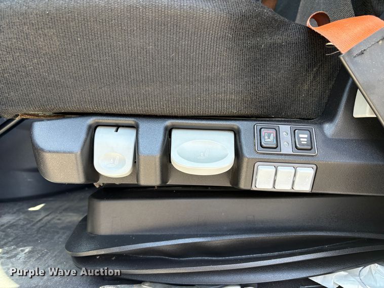 image for item YA2621 2019 Freightliner Cascadia semi truck