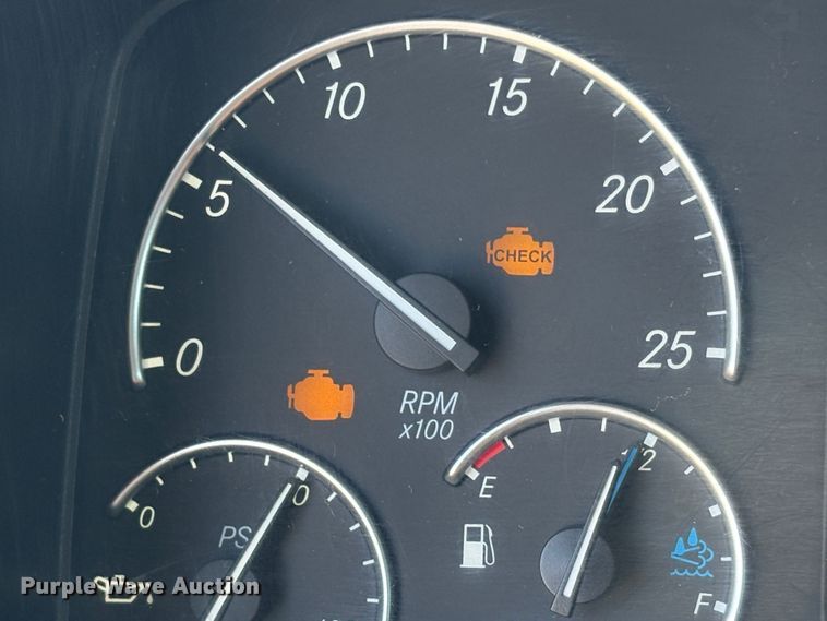 image for item YA2621 2019 Freightliner Cascadia semi truck