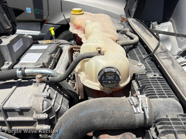 image for item YA2621 2019 Freightliner Cascadia semi truck