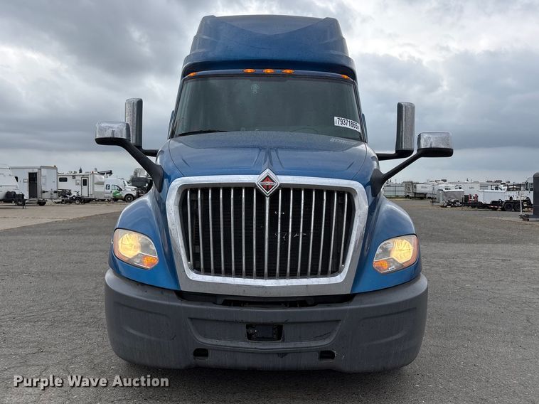 image for item YA2663 2019 International LT625 semi truck