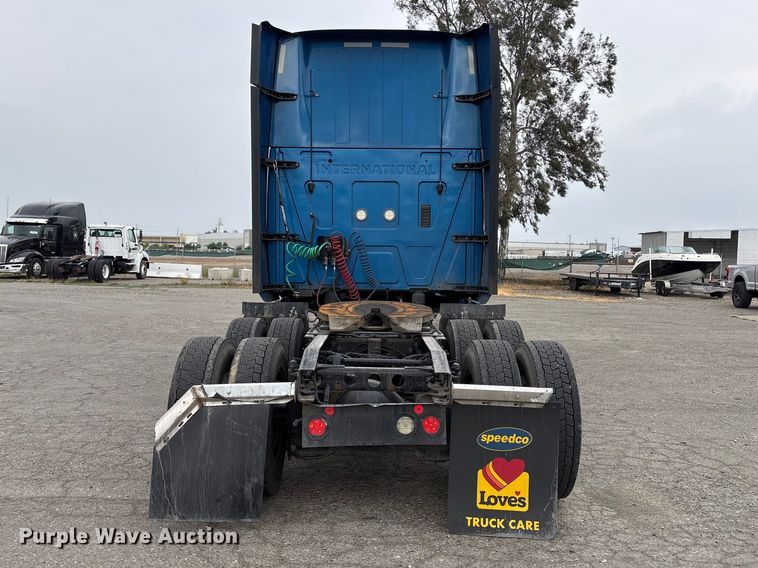 image for item YA2663 2019 International LT625 semi truck
