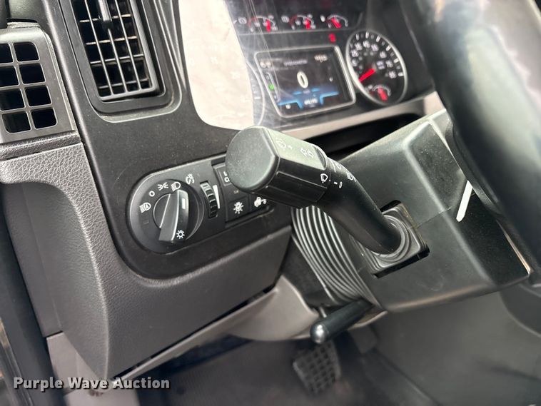 image for item YA2663 2019 International LT625 semi truck