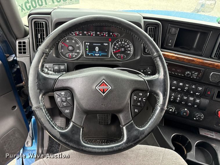 image for item YA2663 2019 International LT625 semi truck