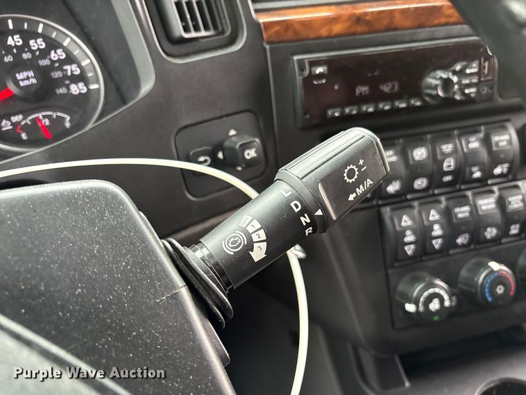 image for item YA2663 2019 International LT625 semi truck