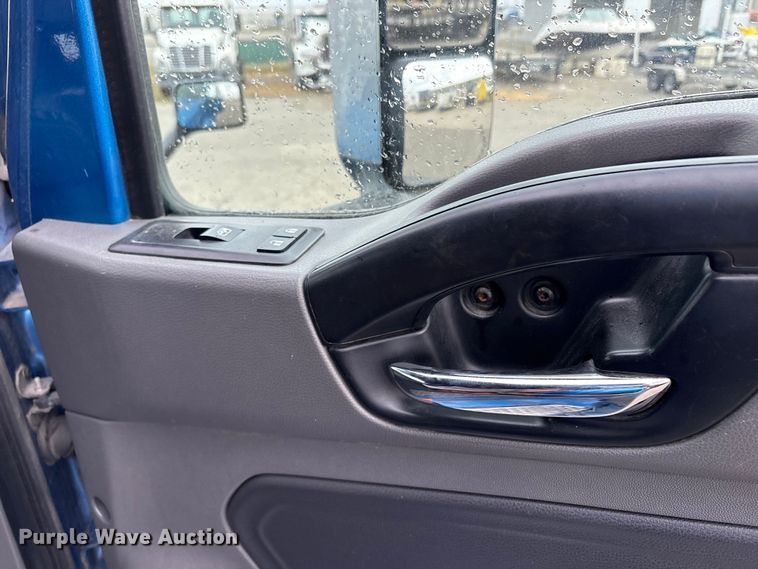 image for item YA2663 2019 International LT625 semi truck