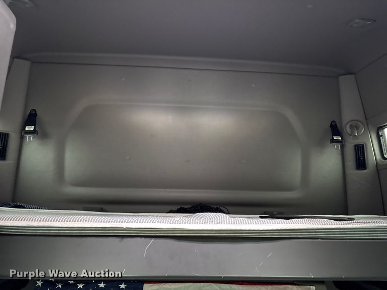 image for item YA2663 2019 International LT625 semi truck