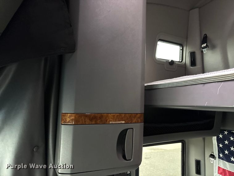 image for item YA2663 2019 International LT625 semi truck
