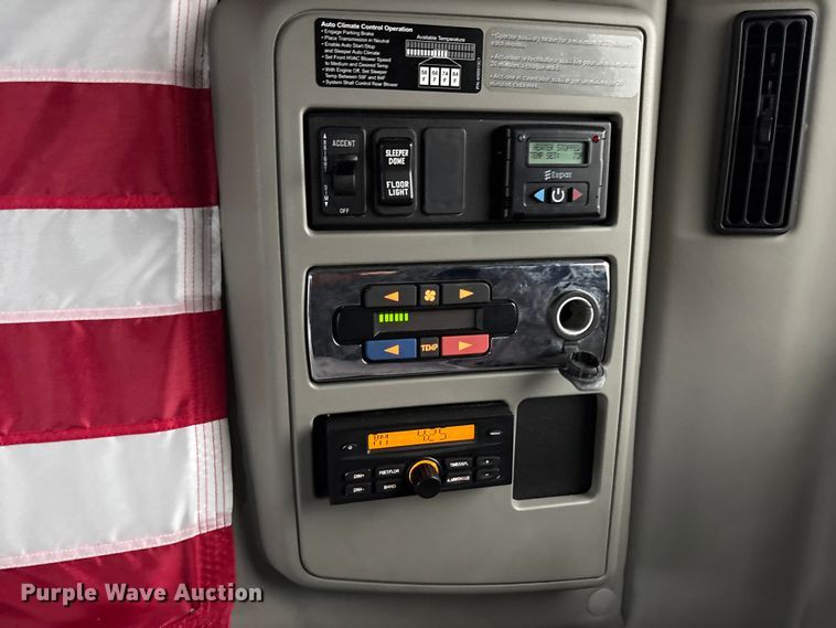 image for item YA2663 2019 International LT625 semi truck