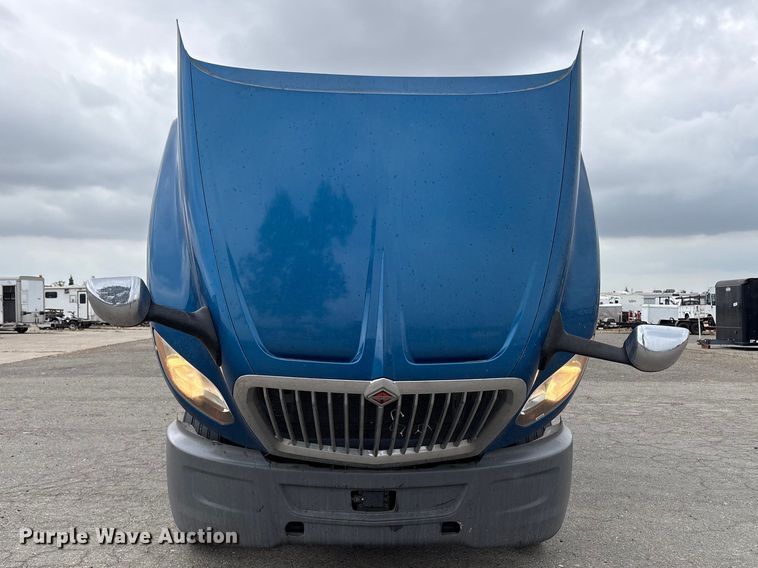 image for item YA2663 2019 International LT625 semi truck