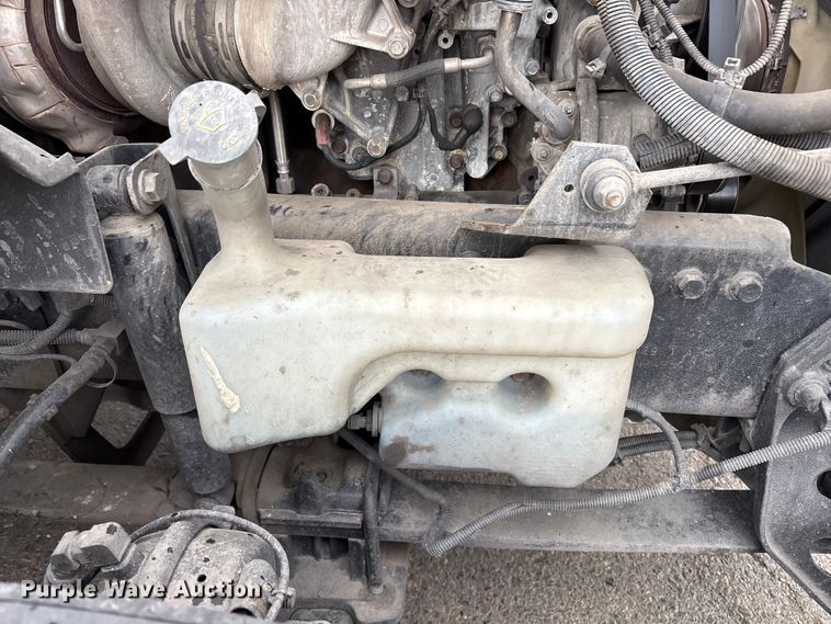 image for item YA2663 2019 International LT625 semi truck
