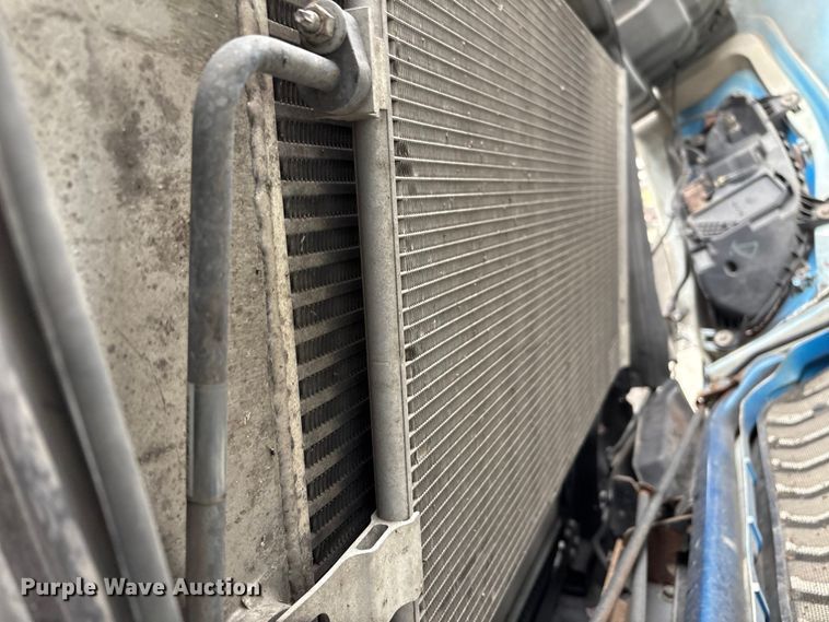 image for item YA2663 2019 International LT625 semi truck