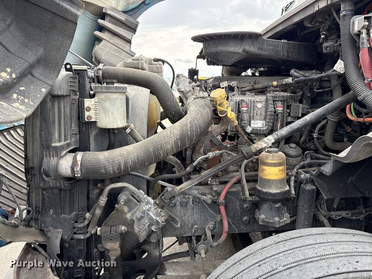 image for item YA2663 2019 International LT625 semi truck