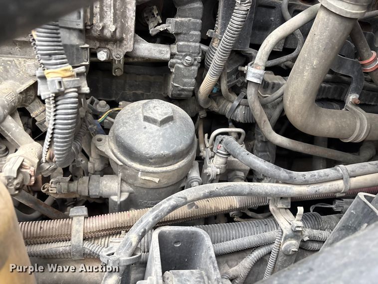 image for item YA2663 2019 International LT625 semi truck