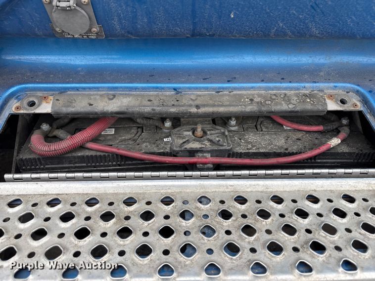 image for item YA2663 2019 International LT625 semi truck