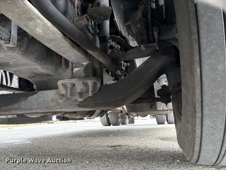 image for item YA2663 2019 International LT625 semi truck