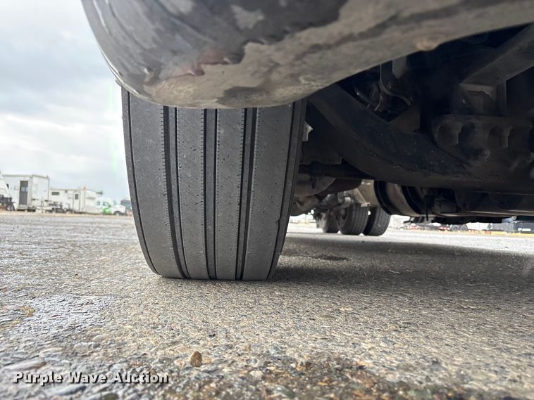 image for item YA2663 2019 International LT625 semi truck