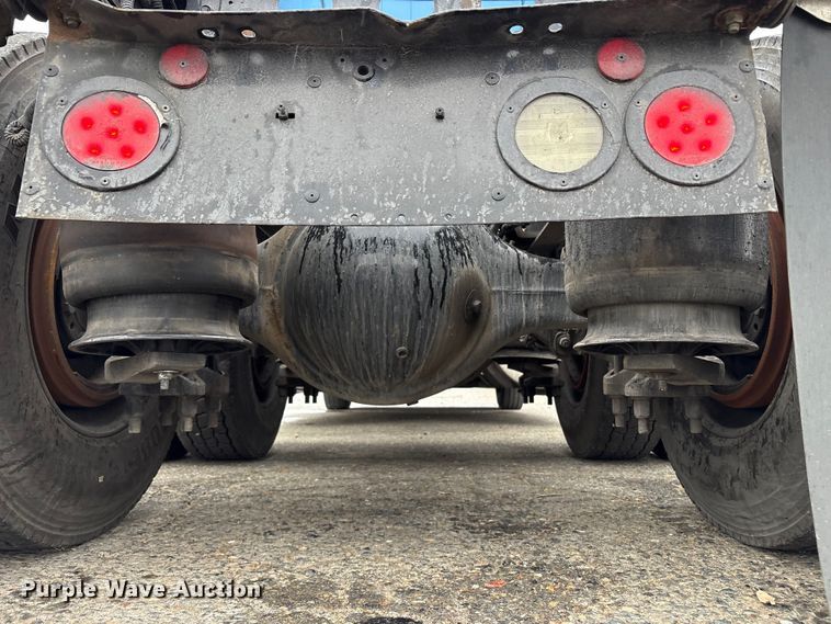 image for item YA2663 2019 International LT625 semi truck