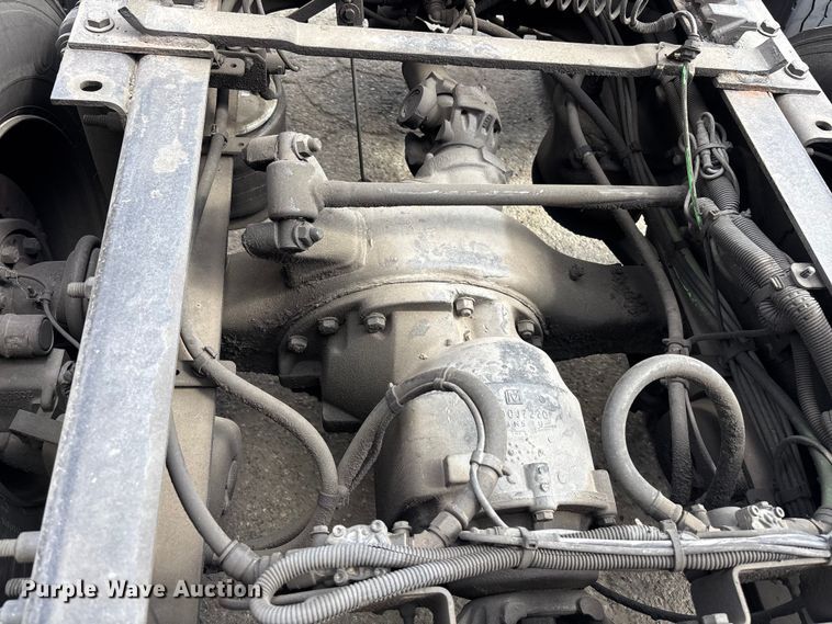 image for item YA2671 2019 Freightliner Cascadia semi truck
