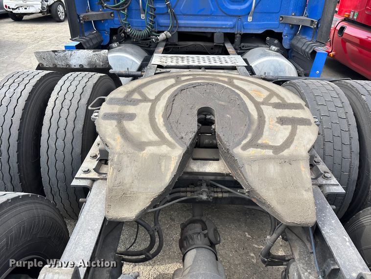 image for item YA2671 2019 Freightliner Cascadia semi truck