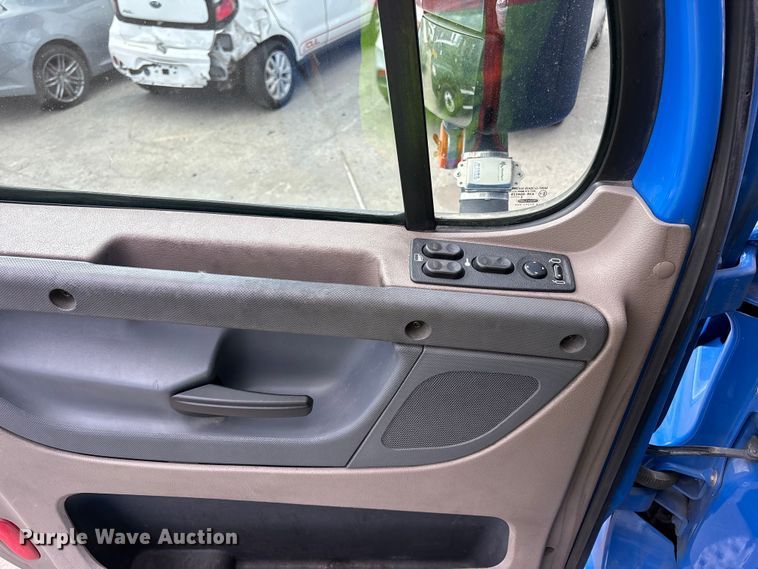 image for item YA2671 2019 Freightliner Cascadia semi truck