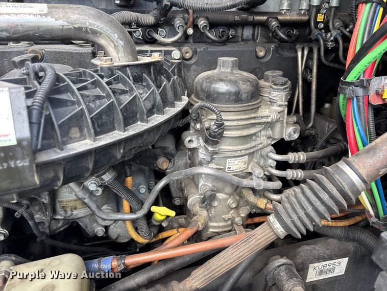 image for item YA2671 2019 Freightliner Cascadia semi truck