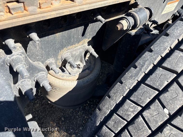 image for item YA2768 2021 Freightliner Cascadia semi truck