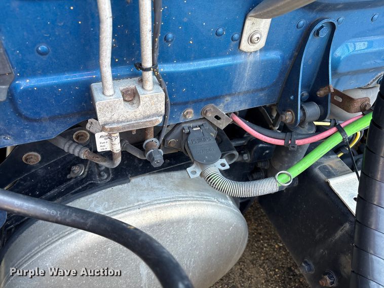 image for item YA2768 2021 Freightliner Cascadia semi truck
