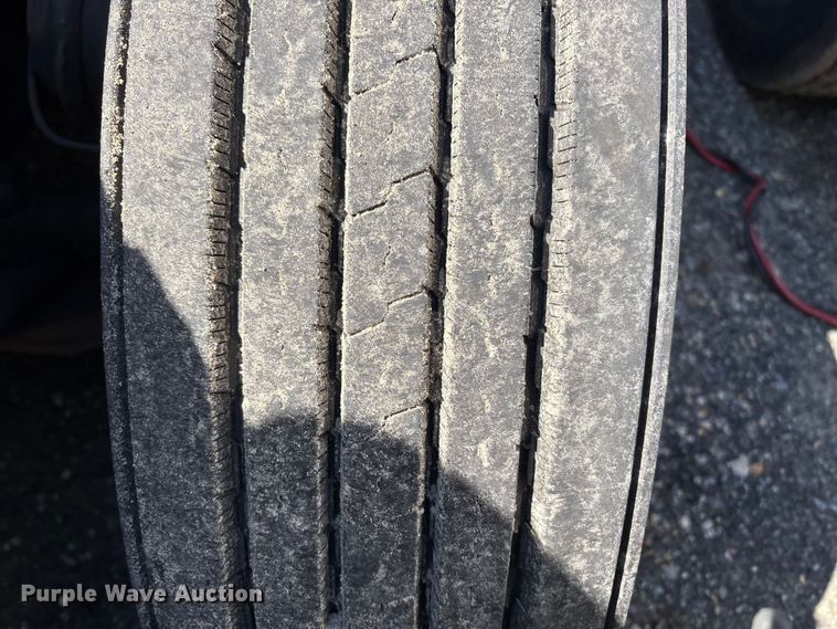 image for item YA2768 2021 Freightliner Cascadia semi truck
