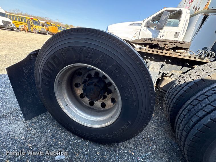 image for item YA2768 2021 Freightliner Cascadia semi truck