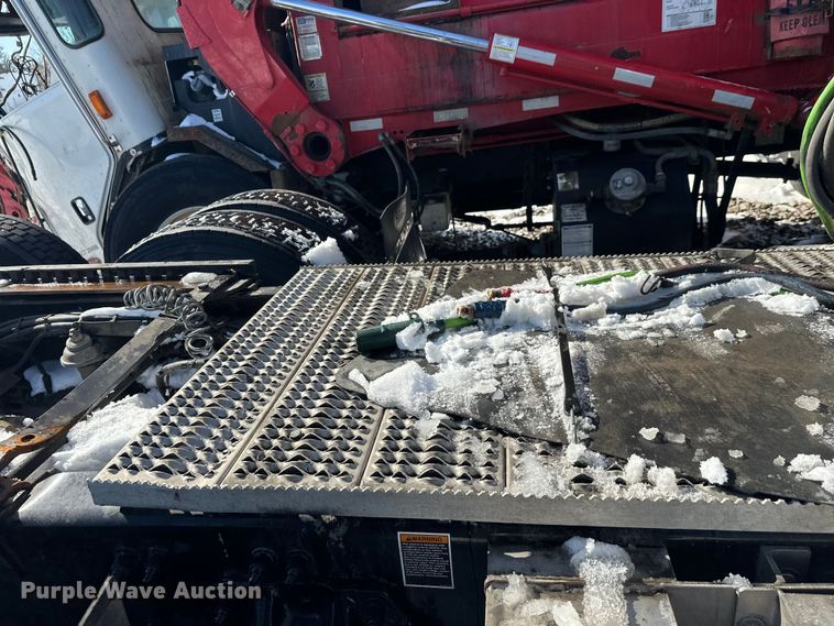 image for item YA2803 2026 Peterbilt 567 truck cab and chassis