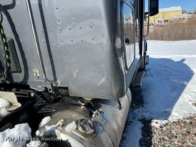 image for item YA2803 2026 Peterbilt 567 truck cab and chassis