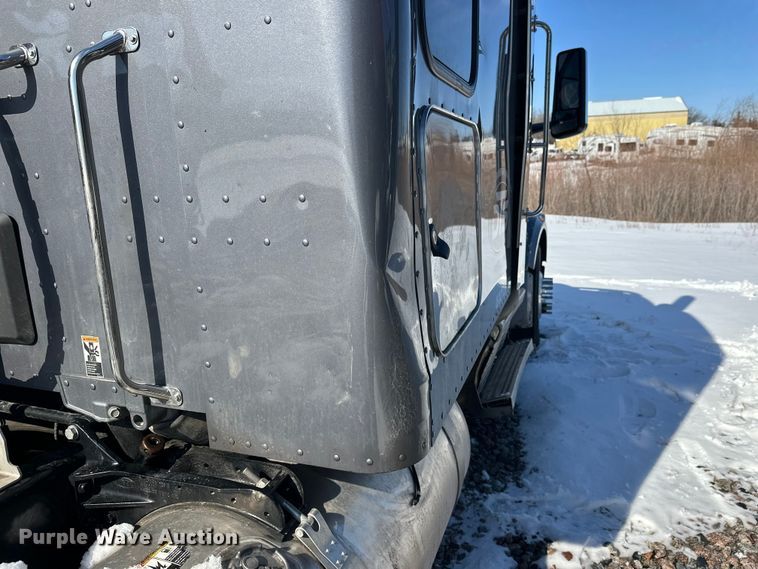 image for item YA2803 2026 Peterbilt 567 truck cab and chassis