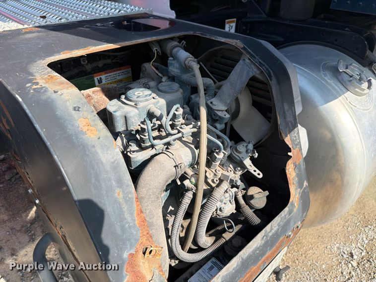 image for item YA2856 2019 Peterbilt 579 semi truck
