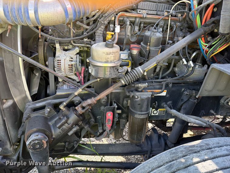 image for item YA2856 2019 Peterbilt 579 semi truck