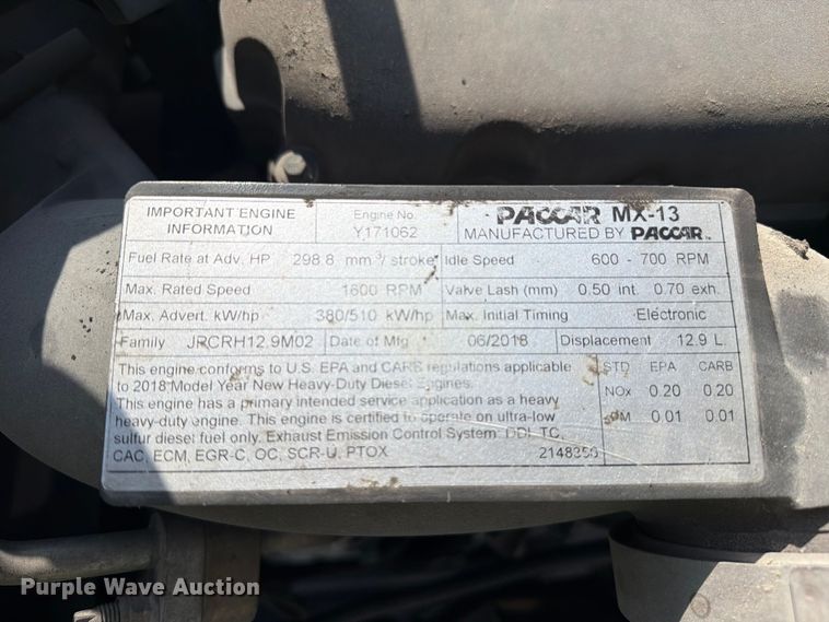 image for item YA2856 2019 Peterbilt 579 semi truck